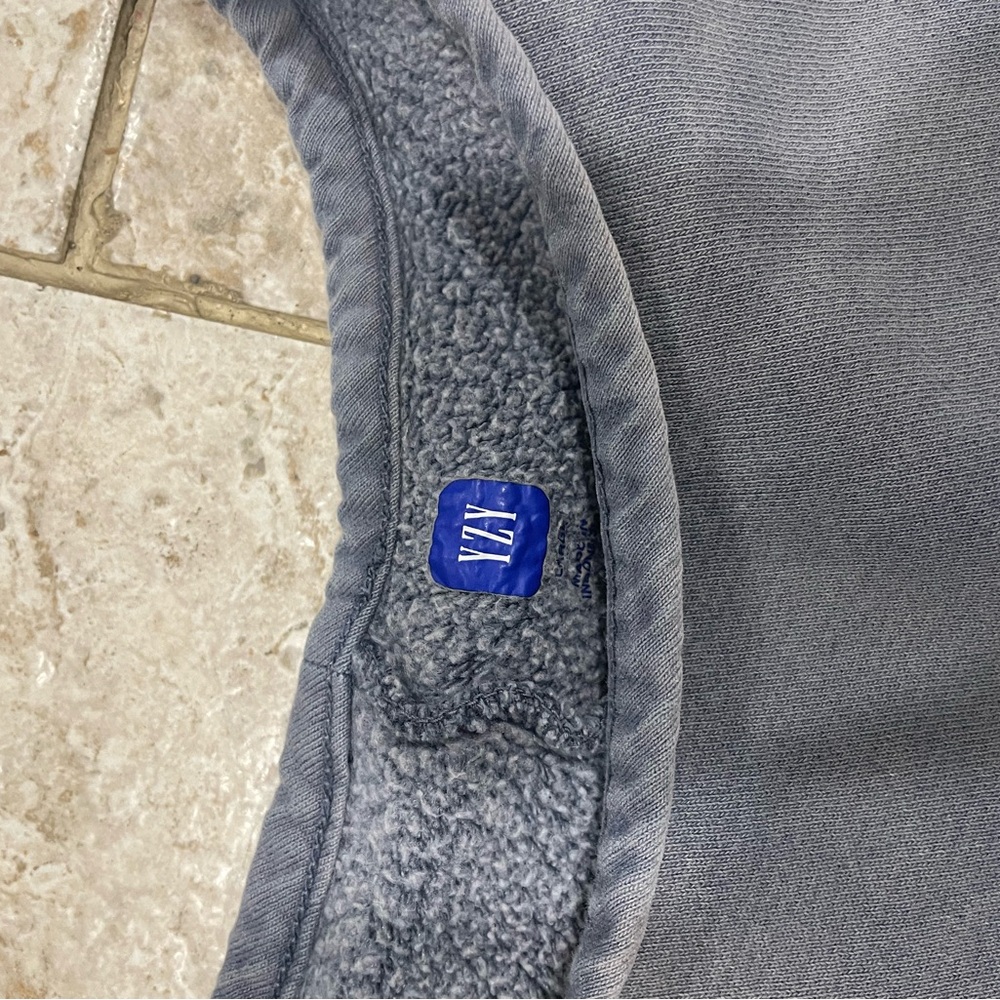 Yzy gap distressed tee